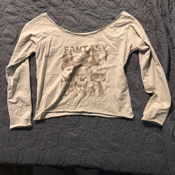 Off the shoulder tshirt - Picture 1 of 1